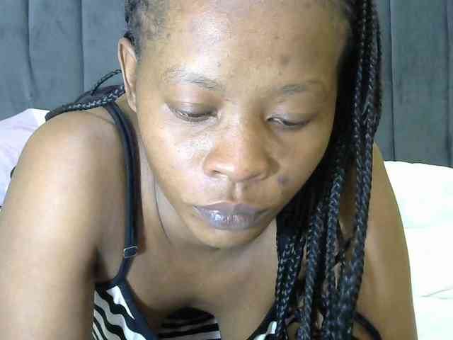 PrettyAlianah webcam
