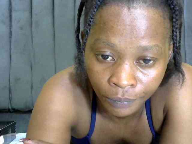 PrettyAlianah webcam