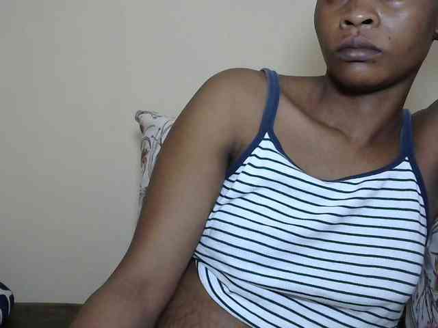 PrettyAlianah webcam