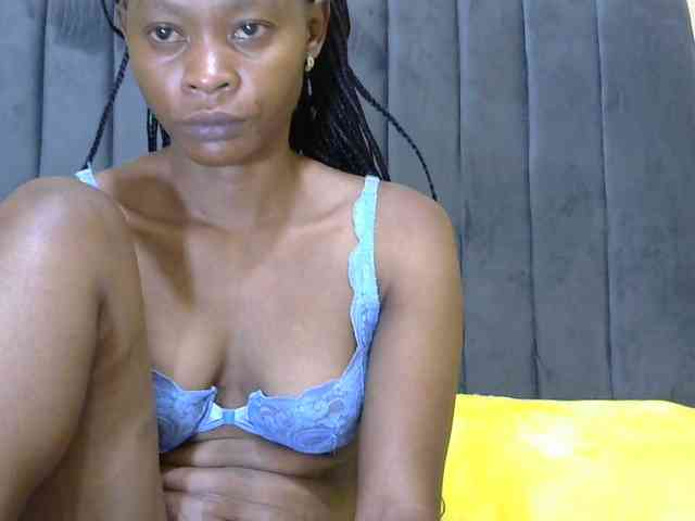 PrettyAlianah webcam