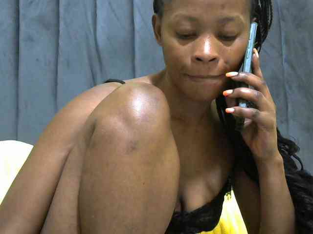 PrettyAlianah webcam