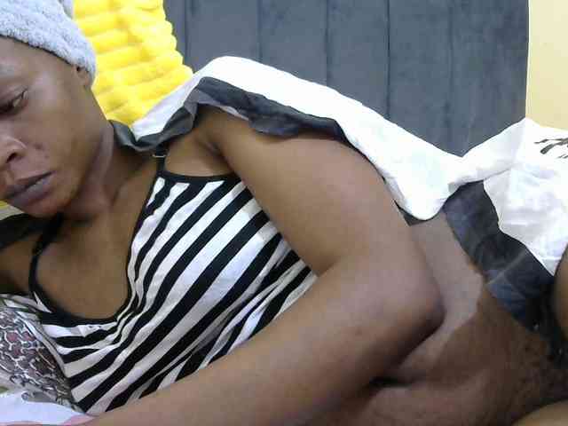 PrettyAlianah webcam