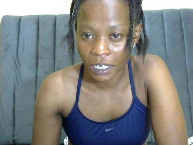 PrettyAlianah webcam