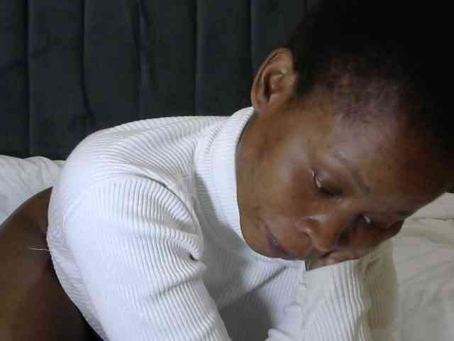 PrettyAlianah webcam