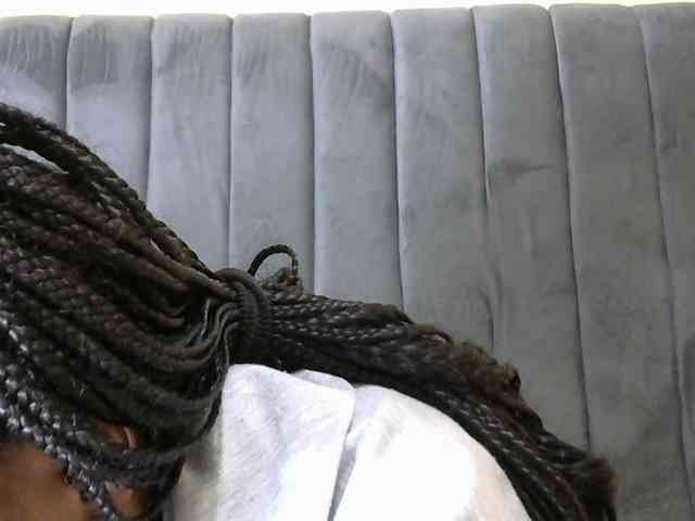 PrettyAlianah webcam