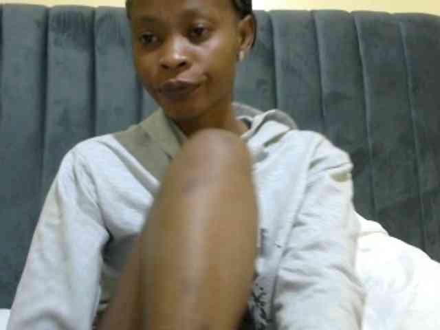 PrettyAlianah webcam