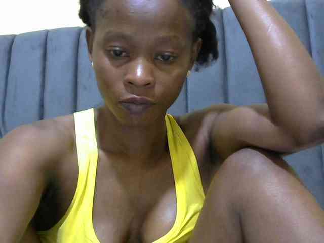 PrettyAlianah webcam