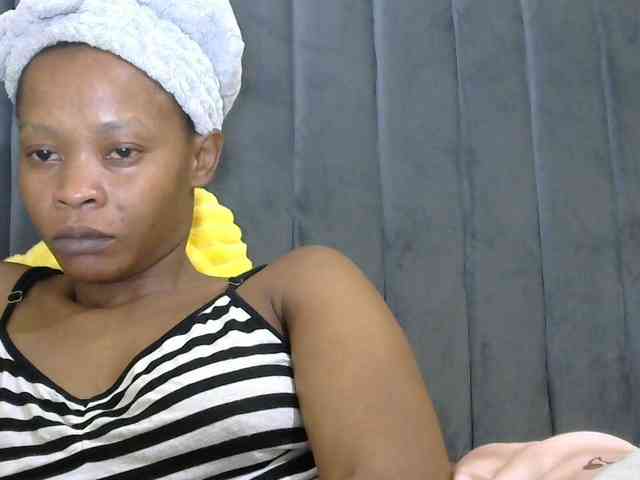 PrettyAlianah webcam