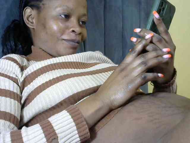 PrettyAlianah webcam