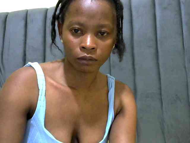 PrettyAlianah webcam