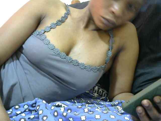 PrettyAlianah webcam