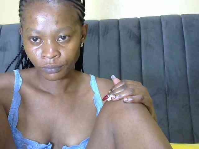 PrettyAlianah webcam