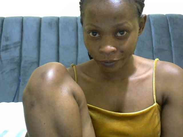 PrettyAlianah webcam
