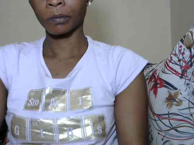 PrettyAlianah webcam