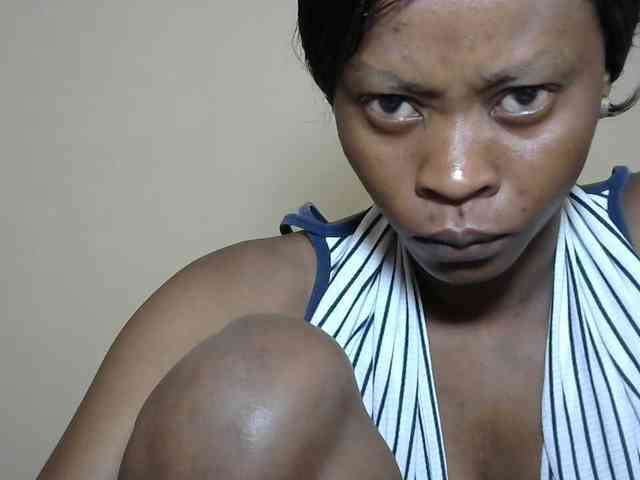 PrettyAlianah webcam