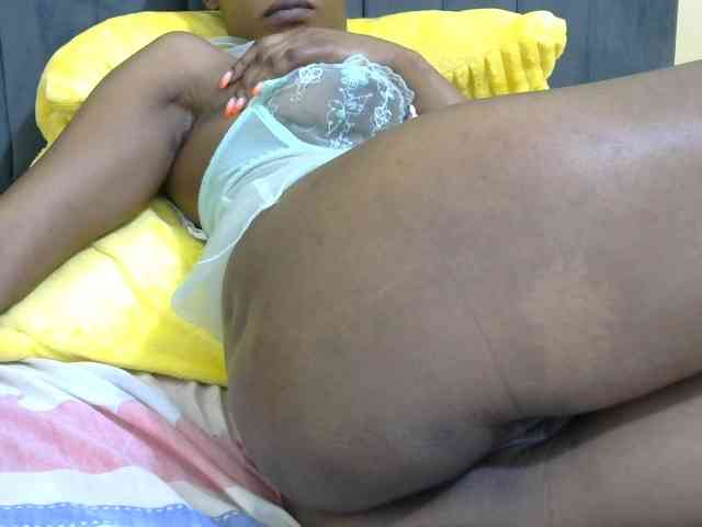 PrettyAlianah webcam