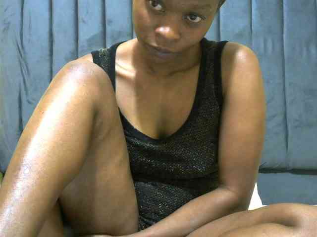 PrettyAlianah webcam