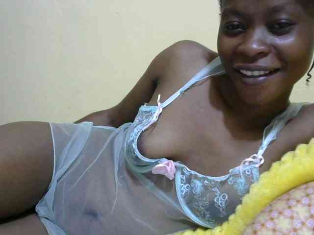 PrettyAlianah webcam