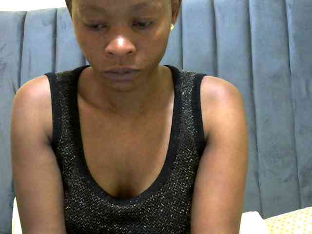 PrettyAlianah webcam