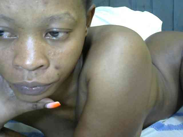 PrettyAlianah webcam