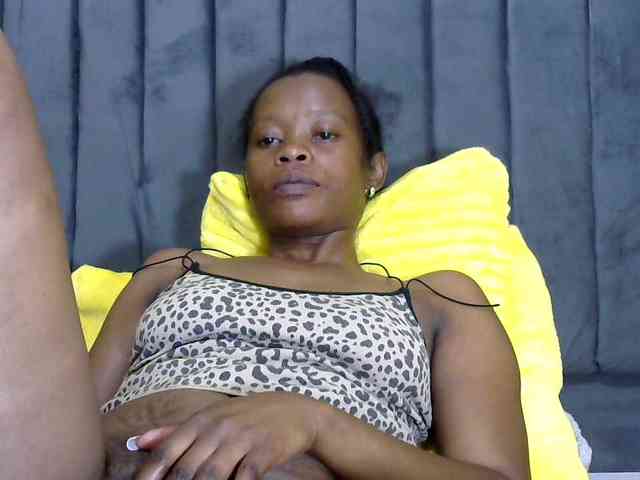 PrettyAlianah webcam
