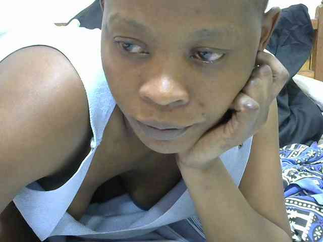 PrettyAlianah webcam