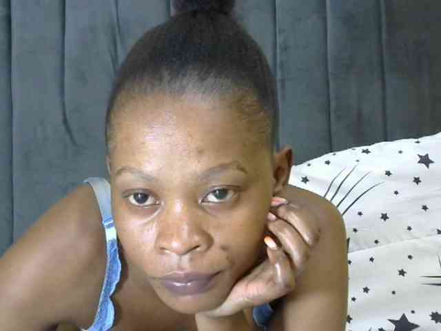 PrettyAlianah webcam