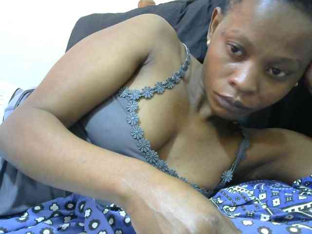 PrettyAlianah webcam