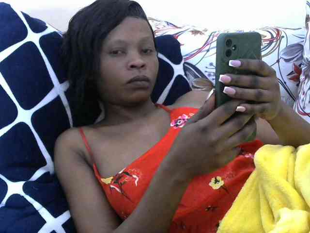 PrettyAlianah webcam
