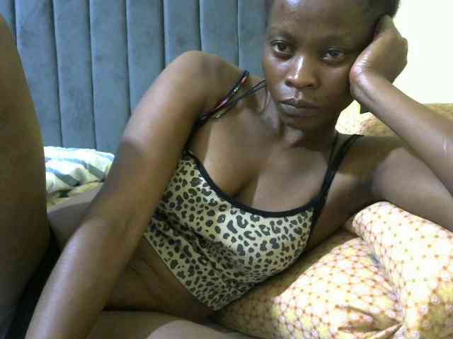 PrettyAlianah webcam