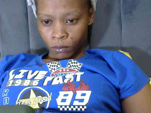 PrettyAlianah webcam