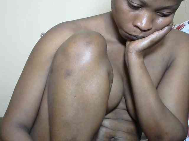 PrettyAlianah webcam