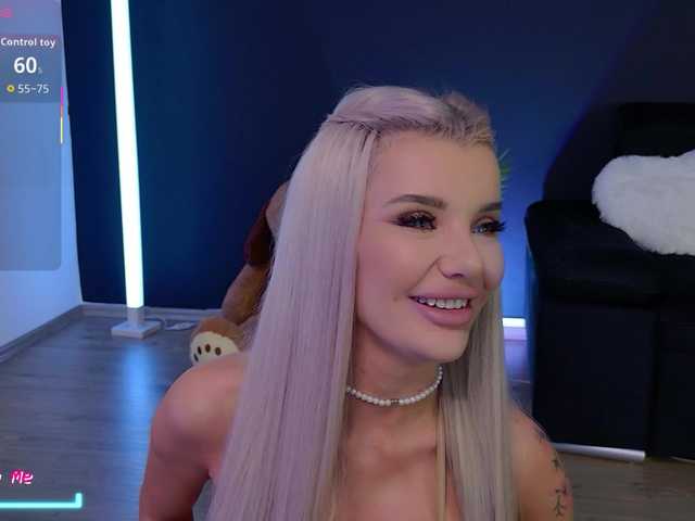 CelyneMay live webcam show