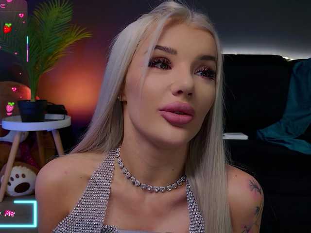 CelyneMay Live Cam and Statistics on UnifiedCams