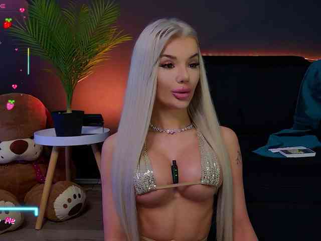 CelyneMay webcam