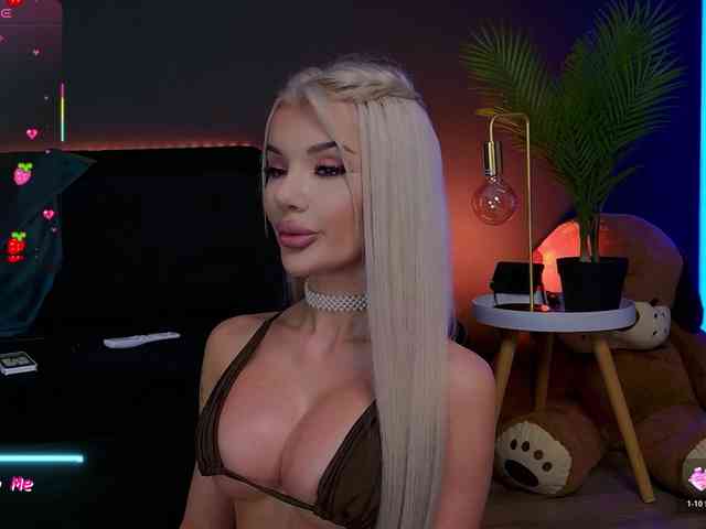 CelyneMay webcam