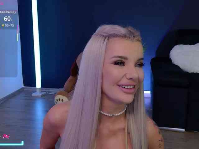 CelyneMay webcam
