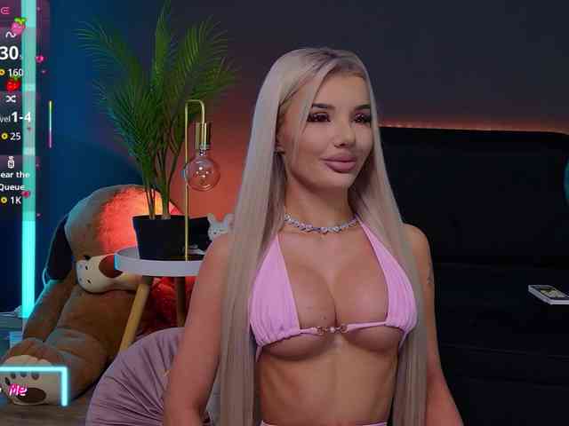 CelyneMay webcam