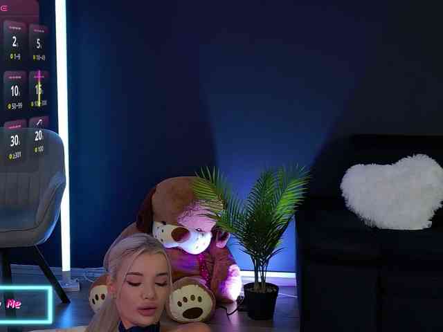 CelyneMay webcam