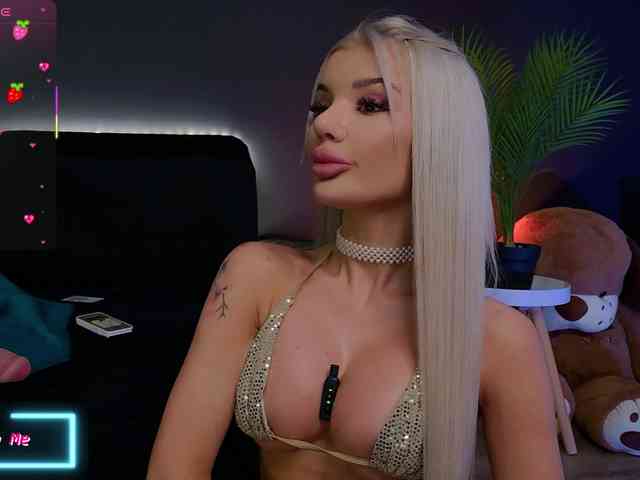 CelyneMay webcam