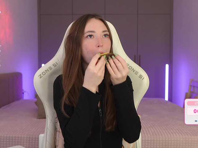 lollipop-o's BongaCams show and profile