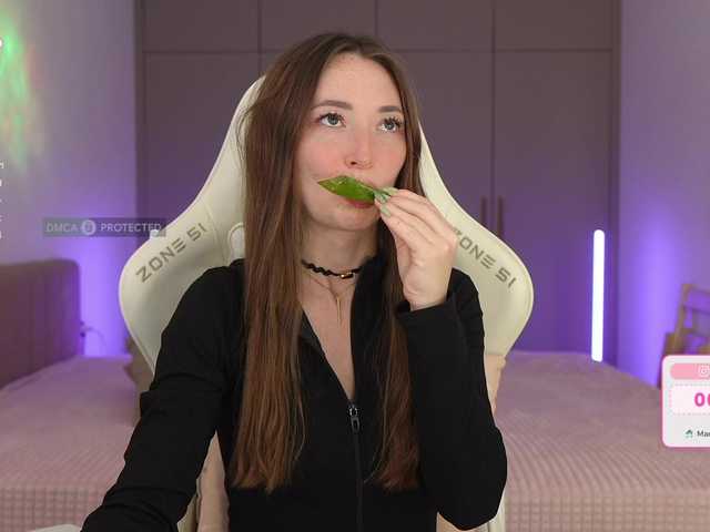 lollipop-o's BongaCams show and profile