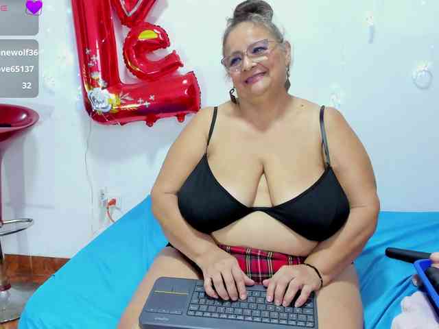 bbwsalome webcam