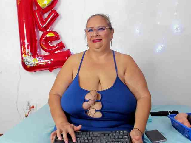bbwsalome webcam