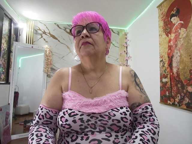 Maturerose3 live cam on BongaCams