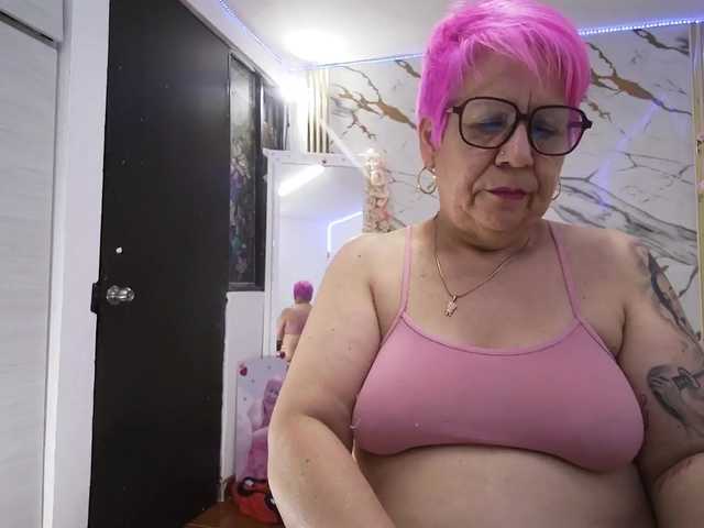 Maturerose3 live cam on BongaCams