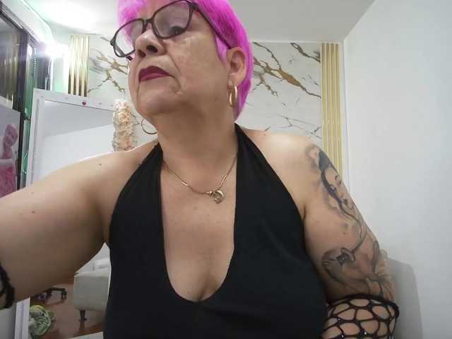Maturerose3 live cam on BongaCams