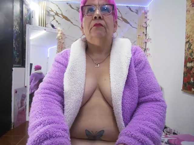 Maturerose3 live cam on BongaCams