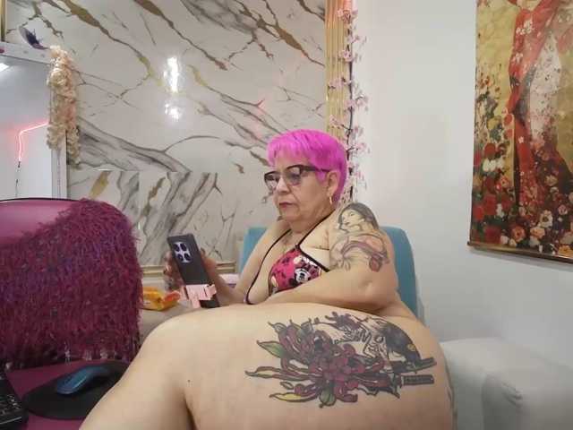 Maturerose3 live cam on BongaCams