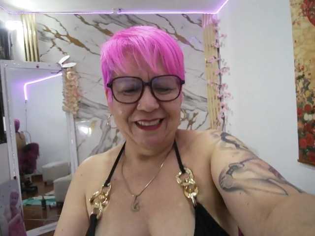 Maturerose3 live cam on BongaCams